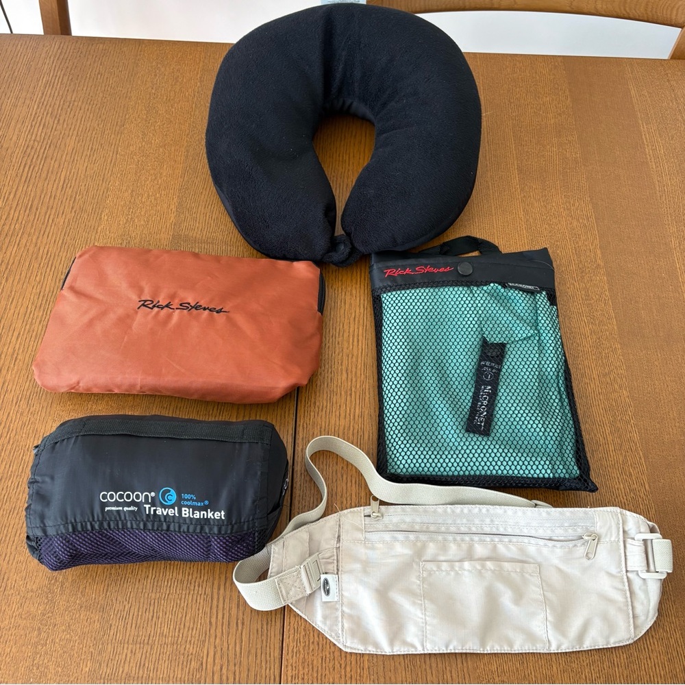 Travel Accessories 5 Piece Lot